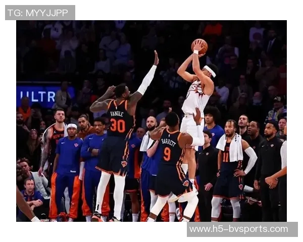 布克全能表现助力球队胜利12投仅4中却贡献18分5篮板5助攻正负值高达14