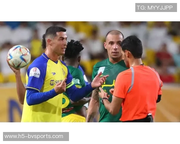 C罗进球因队友脚尖越位被判无效愤怒向裁判讨说法 C罗进球因队友脚尖越位被判无效愤怒向裁判讨说法