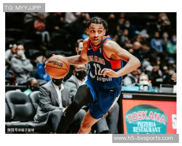 米奇称赞文班在关键时刻投进三分球球员表现至关重要 米奇称赞文班在关键时刻投进三分球球员表现至关重要