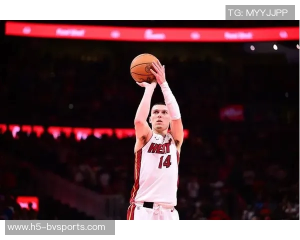 希罗复出第二战状态不佳投篮命中率低迷仅得14分5板6助