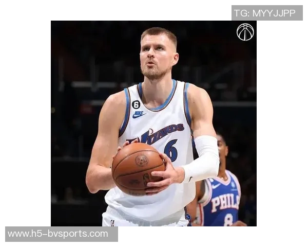 波尔津吉斯今日全程参与训练明日比赛出战仍待观察 波尔津吉斯今日全程参与训练明日比赛出战仍待观察